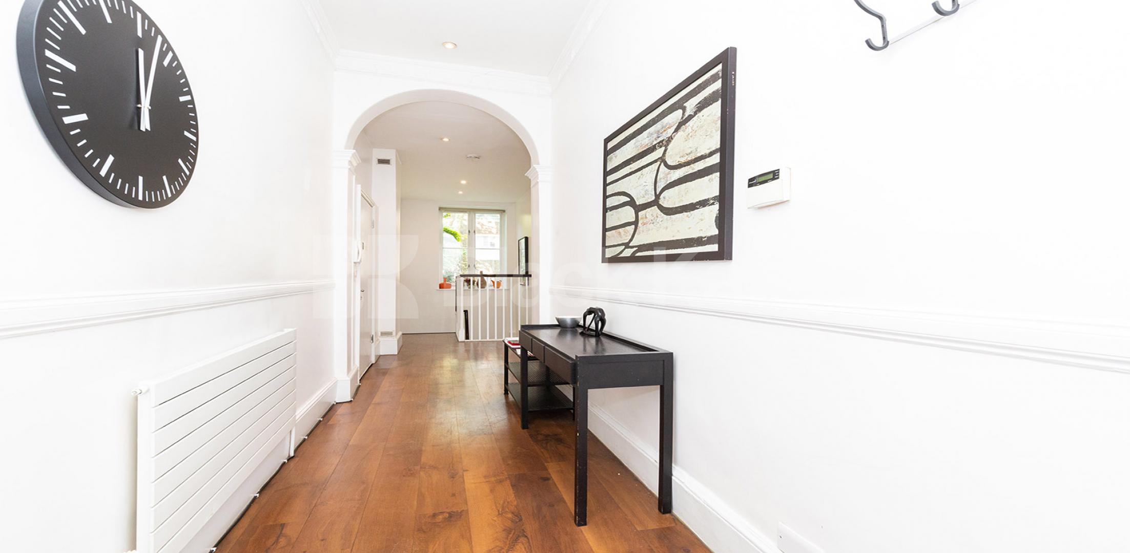 3 double bedrooms, modern kitchen & bathroom mins to UCL,SOAS & LSE Gower Street, Bloomsbury